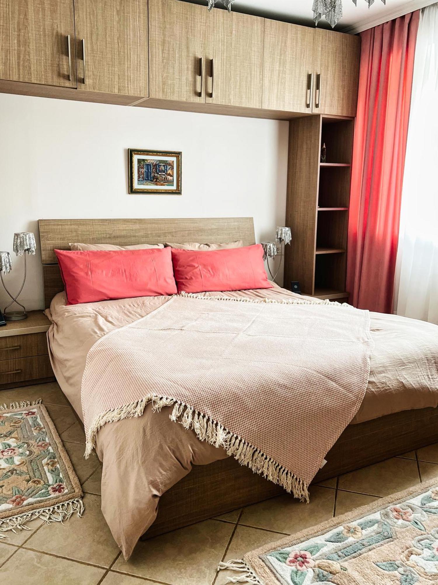 Sunny Central One-Bedroom Apartment Tirana Exteriör bild